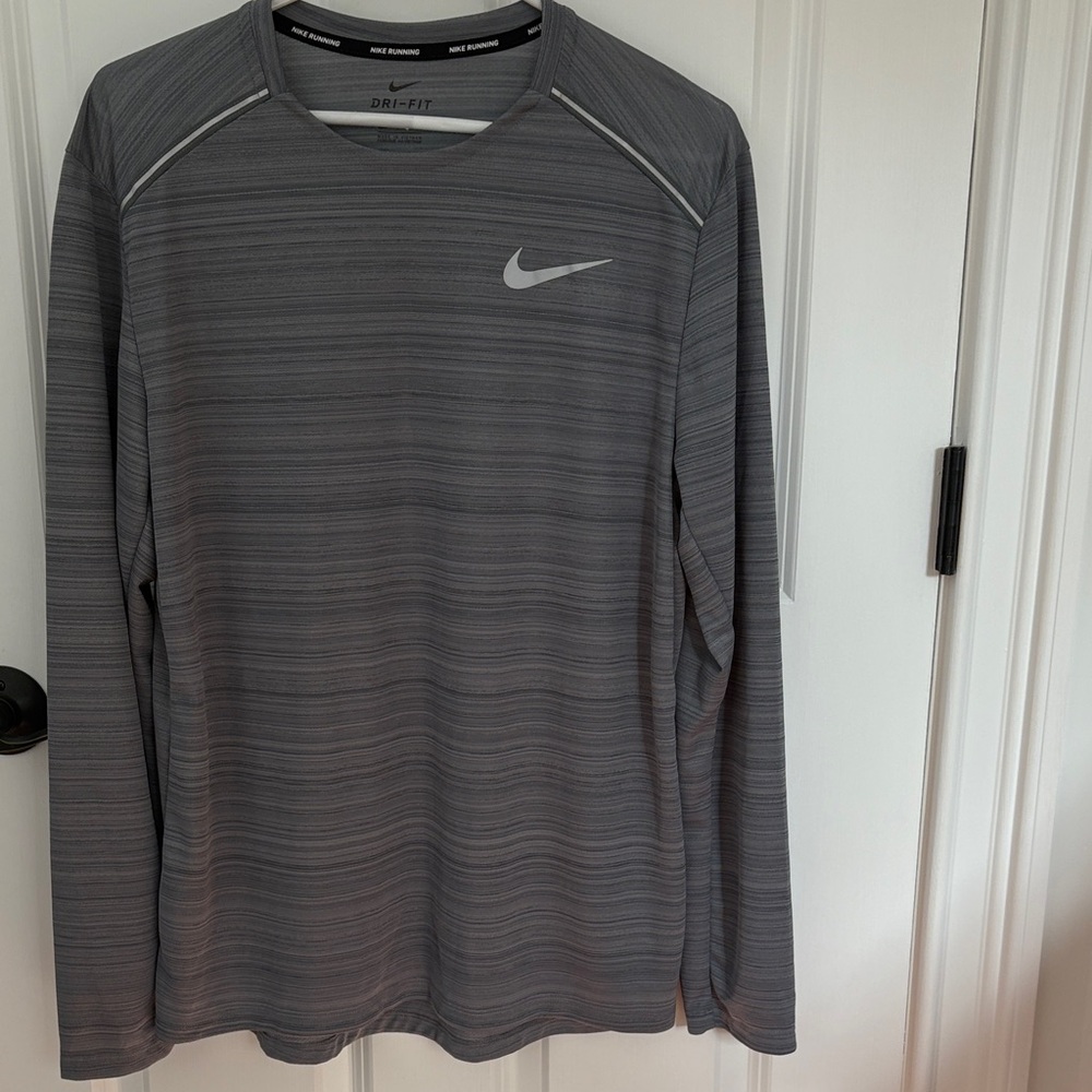 Nike Men’s Dri-FIT Long Sleeve Shirt — Gray